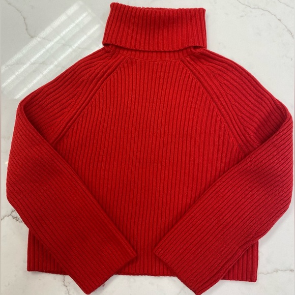 H&M Ladies Red Turtle-Neck Sweater - Picture 1 of 3